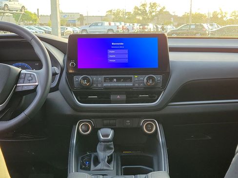 Certified 2025 Toyota Grand Highlander AWD image 20