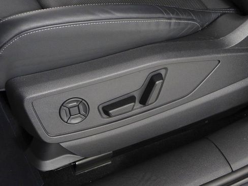 Used 2025 Audi Q5 Premium Plus w/ Premium Plus AWD/4WD image 23