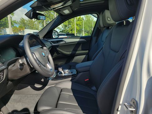 Used 2025 BMW X4 xDrive30i image 13