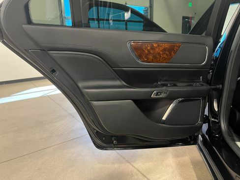 Used 2017 Lincoln Continental Reserve w/ Climate Package image 34