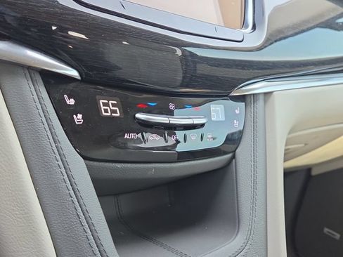 Used 2020 Cadillac XT6 Premium Luxury AWD/4WD image 13