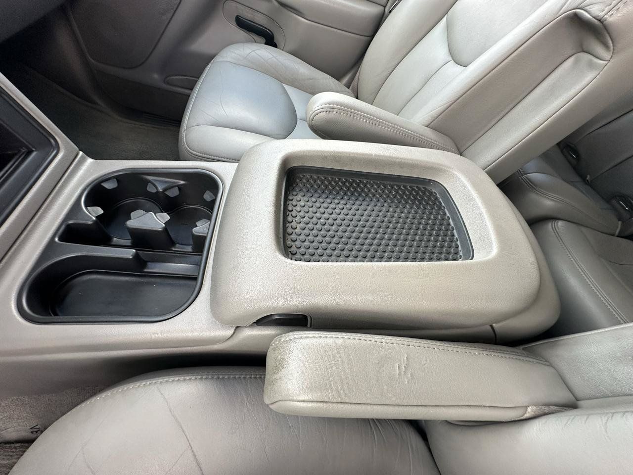 Used 2004 Chevrolet Tahoe LT w/ LT Preferred Equipment Group AWD/4WD image 91