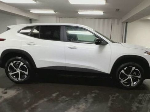 New 2026 Chevrolet Trax RS FWD image 9