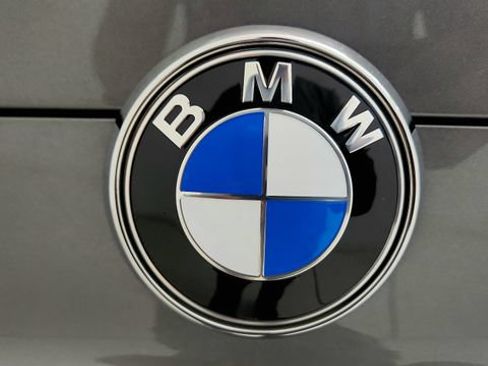 Used 2026 BMW X6 xDrive40i AWD/4WD image 33