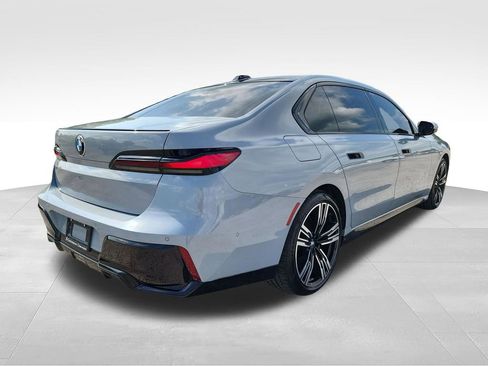 Used 2023 BMW 740i w/ Executive Package RWD image 8