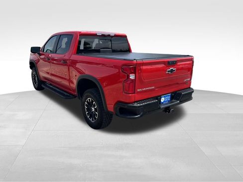 Used 2023 Chevrolet Silverado 1500 ZR2 w/ Technology Package AWD/4WD image 4