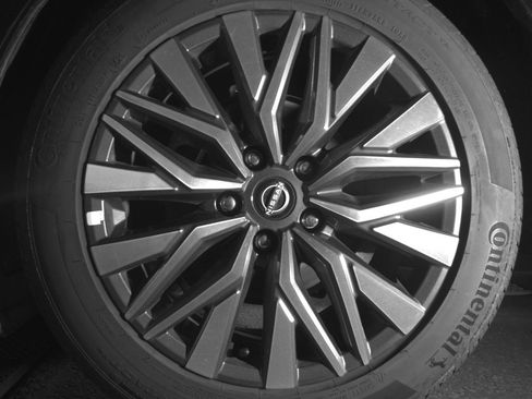 Used 2025 Nissan Altima 2.5 SV FWD image 14