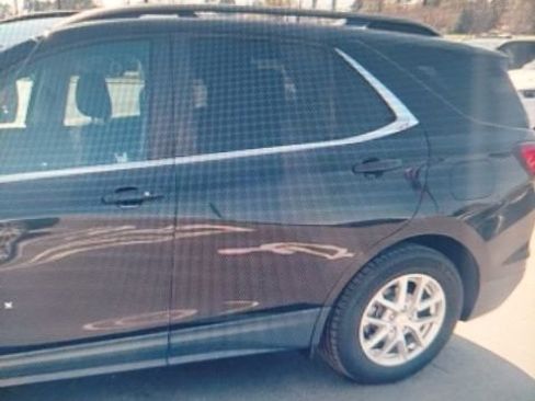 Used 2022 Chevrolet Equinox LT image 2