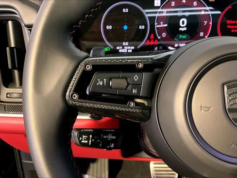 Used 2025 Porsche Cayenne Turbo image 27