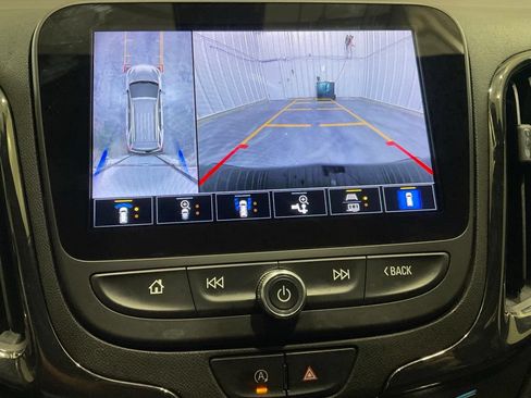 Used 2022 Chevrolet Equinox RS w/ Infotainment Package AWD/4WD image 18