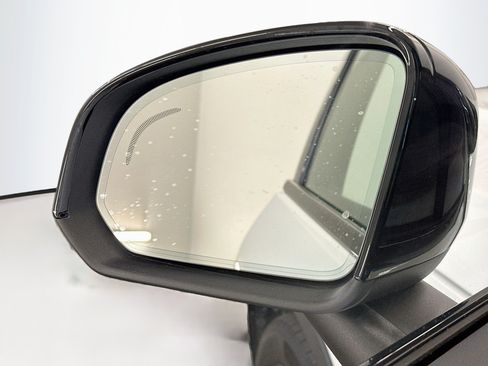 Used 2023 Volvo XC40 Recharge Plus AWD/4WD image 16