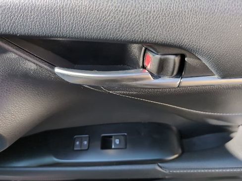 Used 2018 Toyota Camry XSE image 27