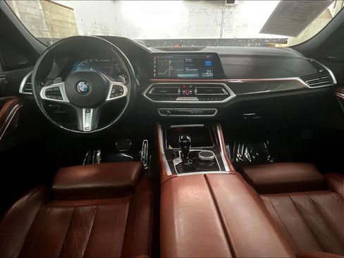 Used 2022 BMW X6 M50i w/ Premium Package AWD/4WD image 18