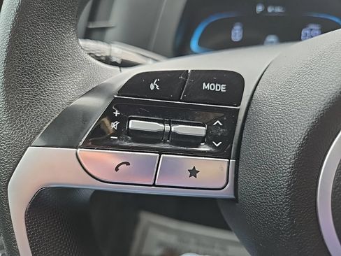 Used 2025 Hyundai Elantra SE FWD image 39