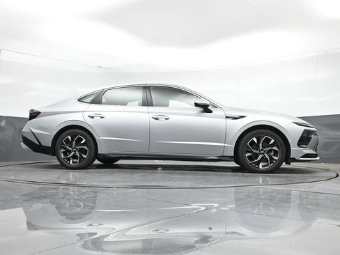 Used 2025 Hyundai Sonata SEL FWD image 40