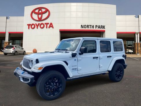 Used 2024 Jeep Wrangler Unlimited Sahara AWD/4WD image 1