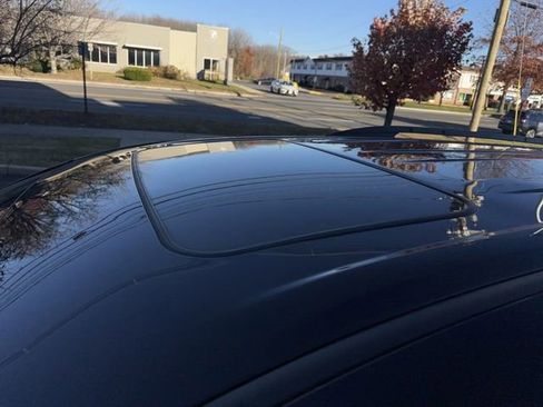 Used 2024 Toyota Sienna XLE image 28