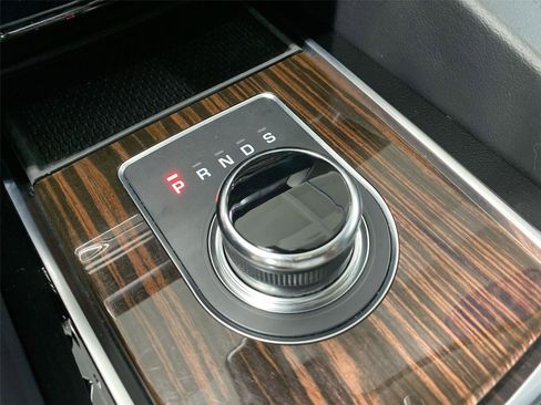 Used 2018 Jaguar F-PACE Portfolio image 26