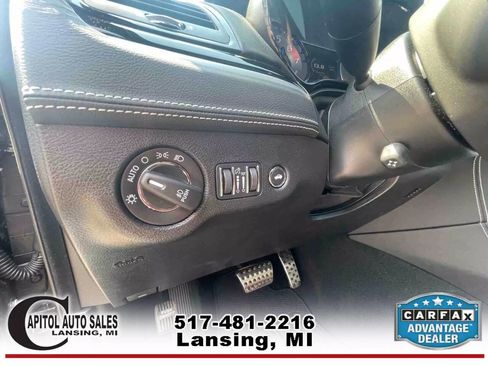 Used 2023 Chrysler 300 C image 22