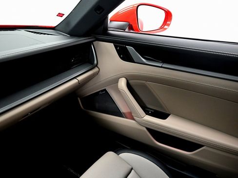 Used 2025 Porsche 911 Carrera image 19