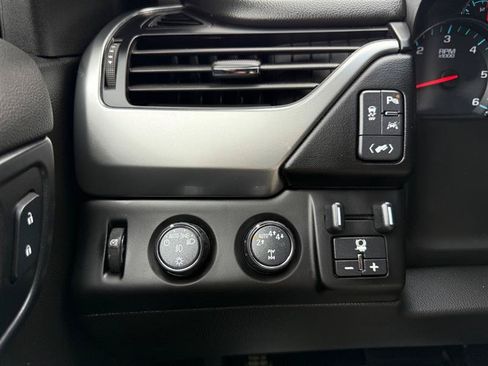 Used 2019 Chevrolet Tahoe Premier AWD/4WD image 37