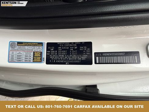Used 2025 Kia Carnival image 40