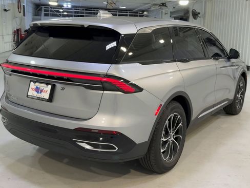 New 2026 Lincoln Nautilus Premier image 9