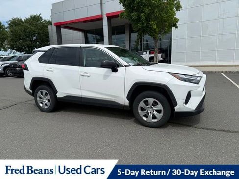 Used 2023 Toyota RAV4 LE AWD/4WD image 3