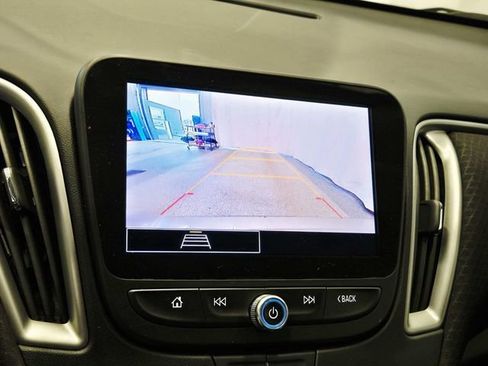 Used 2025 Chevrolet Malibu LT FWD image 23