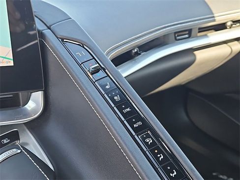 Used 2024 Chevrolet Corvette Stingray Preferred Conv w/ Z51 Performance Package image 23