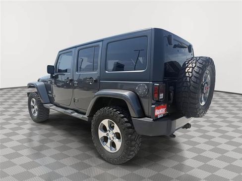 Used 2017 Jeep Wrangler Unlimited Sahara w/ Max Tow Package AWD/4WD image 3