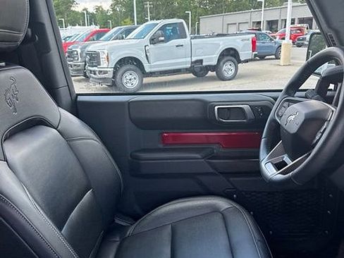 Certified 2025 Ford Bronco Badlands w/ Sasquatch Package AWD/4WD image 20