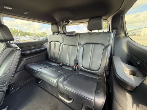 Used 2025 Jeep Wagoneer Series II AWD/4WD image 30