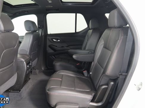 Used 2023 Chevrolet Traverse RS image 46