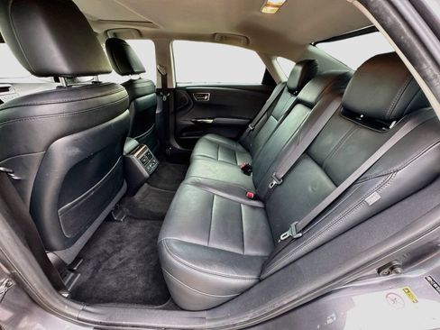 Used 2013 Toyota Avalon Limited w/ Technology Pkg FWD image 30