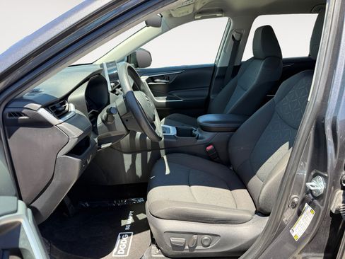 Used 2024 Toyota RAV4 XLE FWD image 10