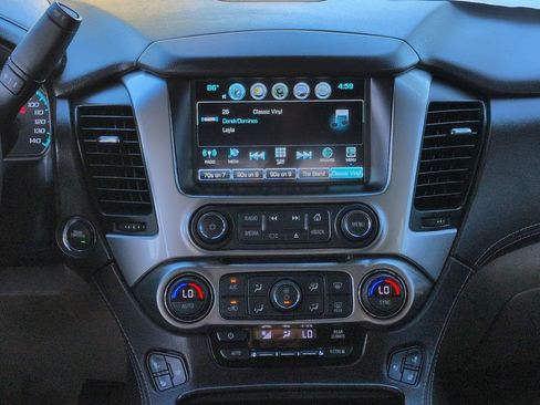 Used 2018 Chevrolet Suburban Premier AWD/4WD image 17