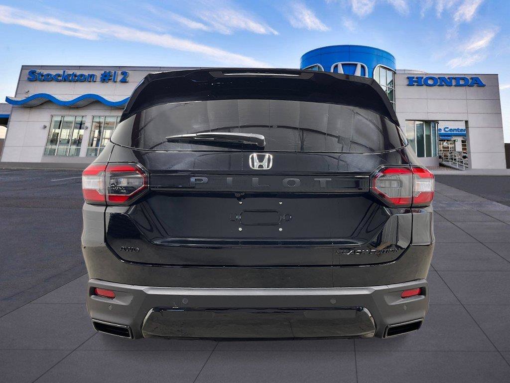 New 2026 Honda Pilot Black Edition image 4