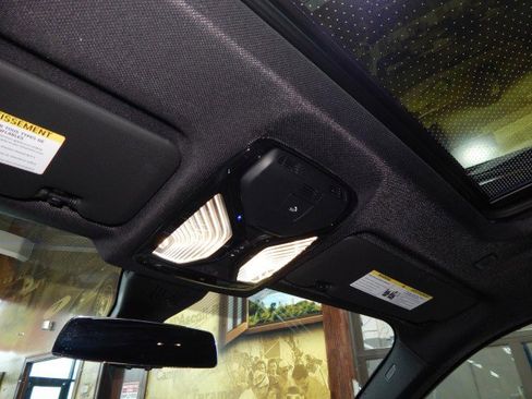 Used 2022 BMW X6 xDrive40i w/ Executive Package image 22