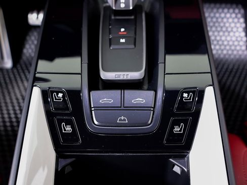 Certified 2022 Porsche 911 Carrera GTS image 18