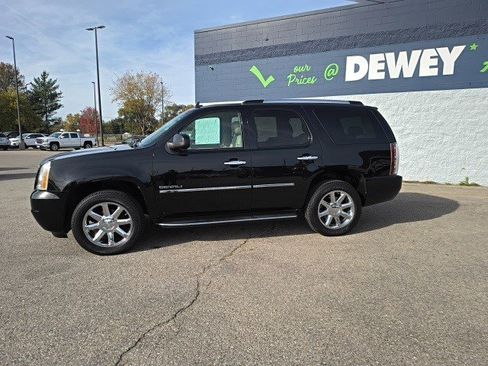 Used 2014 GMC Yukon Denali image 2