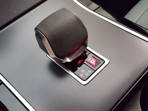 Used 2026 Land Rover Range Rover Evoque S AWD/4WD image 19