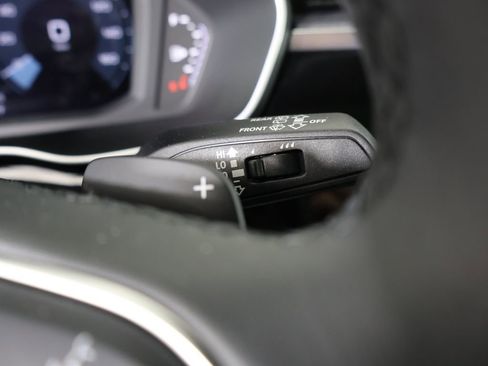 Certified 2025 Audi Q3 2.0T Premium Plus w/ Premium Plus Package image 31