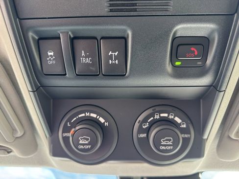 Used 2024 Toyota 4Runner TRD Off-Road image 32