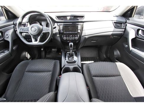 Used 2020 Nissan Rogue SV FWD image 10