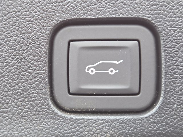 New 2027 Chevrolet Traverse RS w/ LPO, Floor Liner Package AWD/4WD image 21
