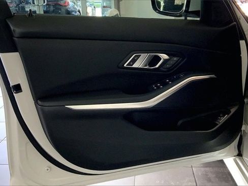 Used 2023 BMW 330i Sedan w/ Convenience Package image 18