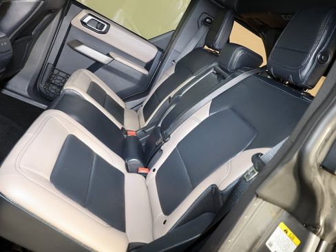 Used 2022 Ford Bronco Wildtrak image 11