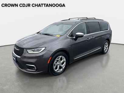 Used 2023 Chrysler Pacifica Limited