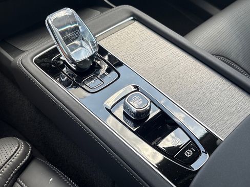 New 2026 Volvo XC90 B5 Ultra w/ Protection Package Premier image 13